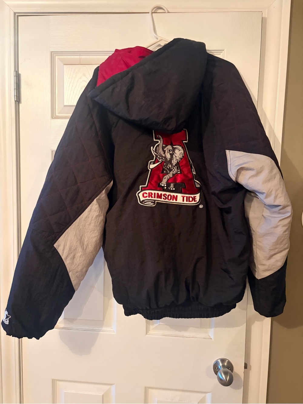 STARTER Black & Red Alabama Crimson Tide Hooded Windbreaker
